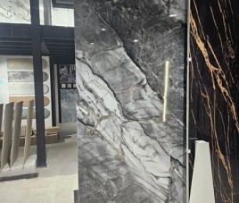 Oppio €69 PER PANEEL - PVC Wandpaneel Grijs Steen Marmerlook Hoogglans - 120x280x0,3 cm