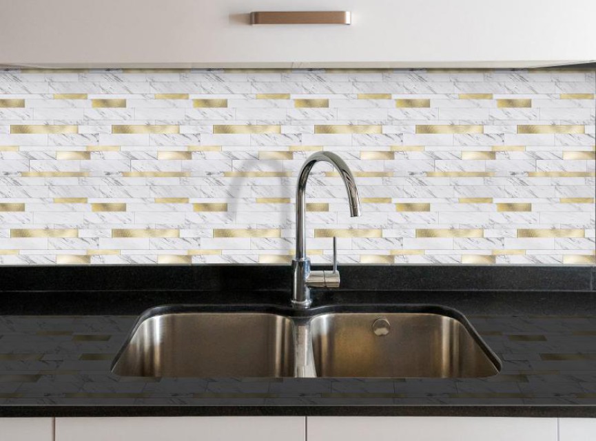 Oppio Wit Marmerlook met GOUDEN ALU Wildverband - Zelfklevend Mozaiek 303x298x4mm