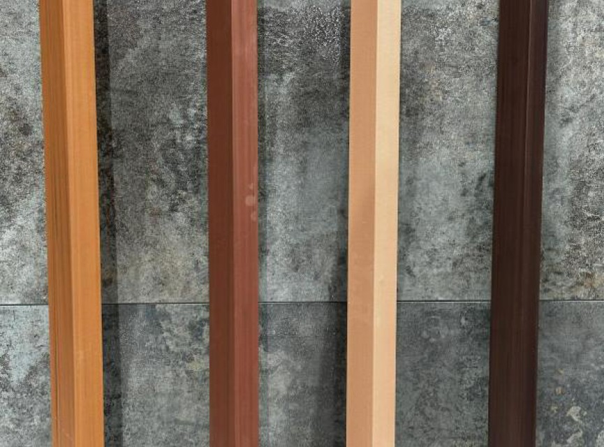 Oppio ROSEWOOD - HOEKPROFIEL 290x5x5 cm WPC ( 360° volledig bedekkende beschermlaag )