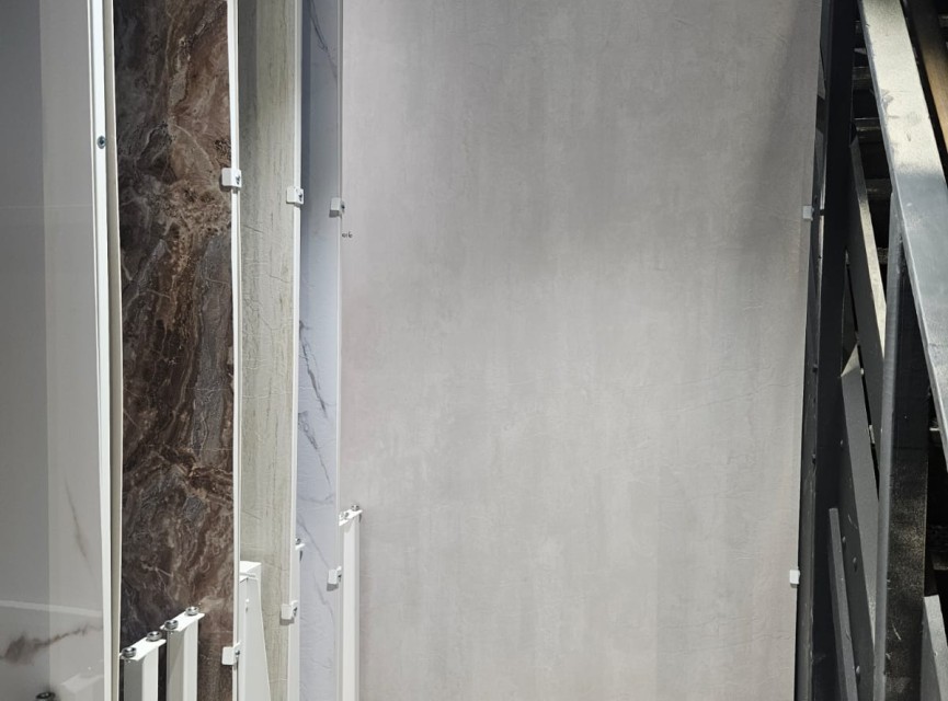 Oppio €72 PER PANEEL - 120x280x0,3 cm - PVC Wandpaneel MAT Beton Licht Grijs