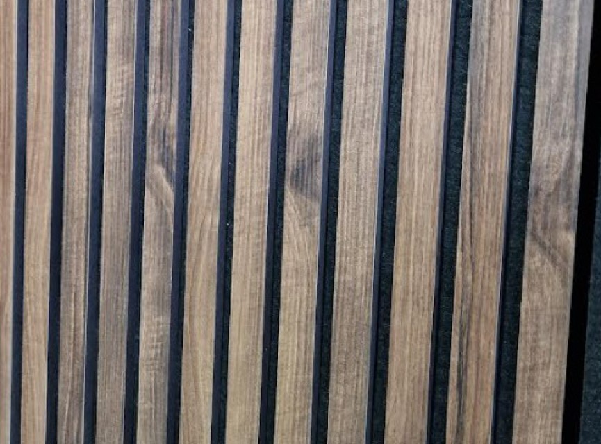 PROEFSTAAL - OPPIO GEROOKT EIKEN akoestische wand panelen lattenwand met Vilt 15x15 cm