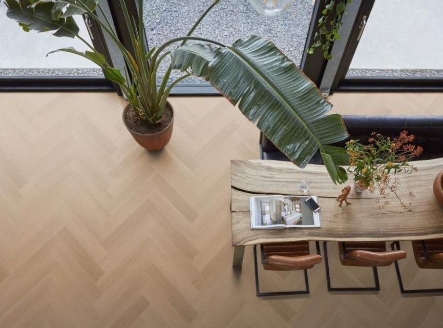 BONN Herringbone Visgraat PVC Click vloer met kurklaag dark oak 150x750