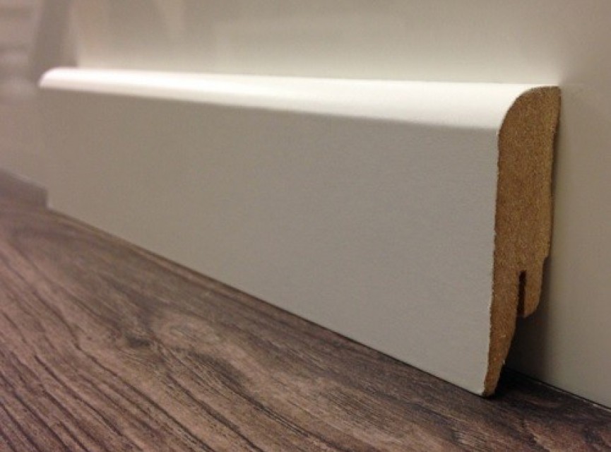 MDF Koloniaal Witte Plint 15x120 mm / lengte 2400mm