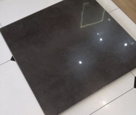 Metropol Negro 80x80 | Halfglans Vloertegel Woonkamer / Badkamer