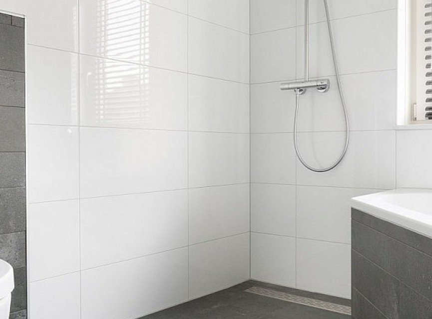 Hoogglans wit 30x60 Wandtegels Gerectificeerd t.b.v. Badkamer , Toilet en Keuken