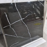 Black Zwart hoogglans 100x100 vloertegel