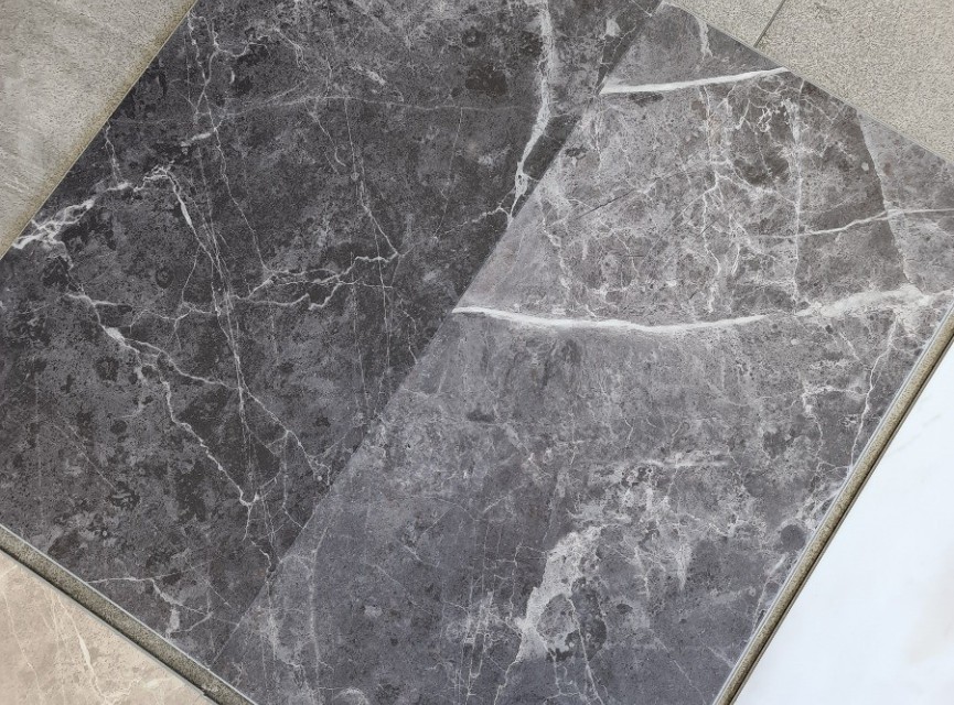 Palermo marmerlook calacatta rigid PVC klik vloeren tegel formaat Antraciet met geïntegreerde ondervloer 