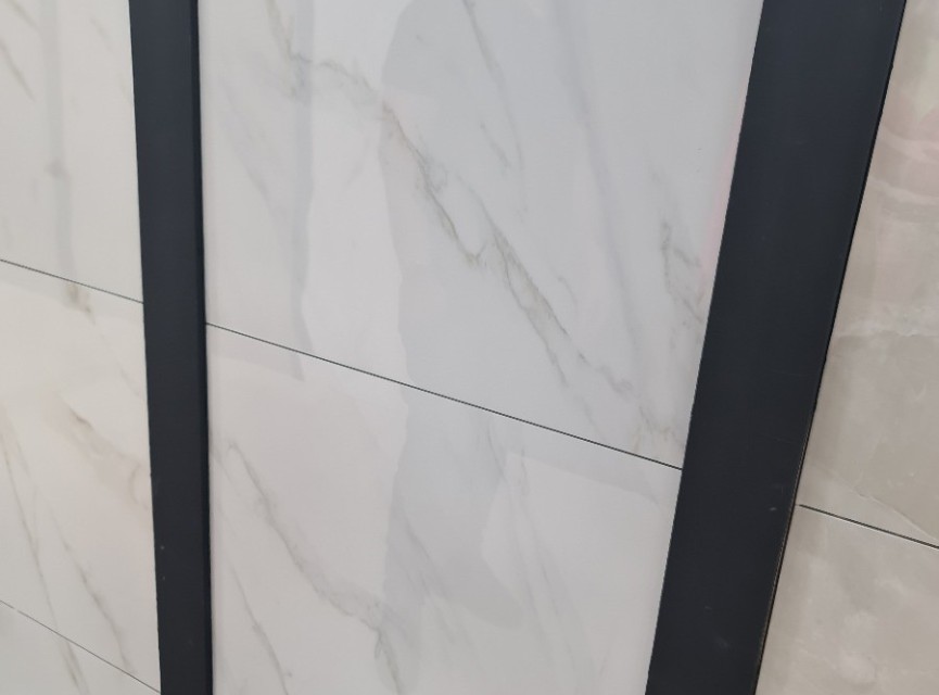 Cuba Bianco Hoogglans Vloertegel 60x60 / Woonkamer / Slaapkamer / Badkamer En Winkelruimte