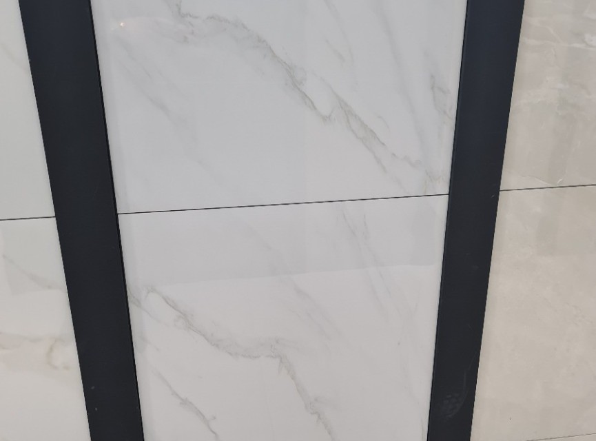 Cuba Bianco Hoogglans Vloertegel 60x60 / Woonkamer / Slaapkamer / Badkamer En Winkelruimte