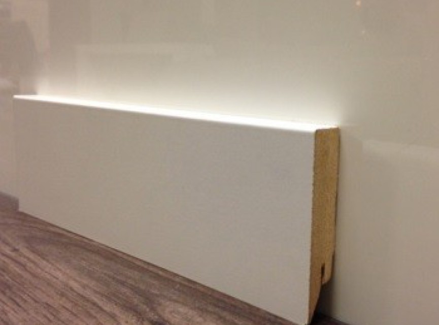 MDF Blok Model Witte Plint 15x70mm / Lengte 2400mm ( Meest Afgenomen )