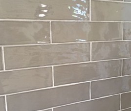 Handmade Taupe Hoogglans Wandtegel / Metro tegel / 7,5 x 30 / tbv Woonkamer muur / Badkamer / Toilet / Winkelruimte