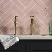 Handmade Pink / Roze MAT Wandtegel / Metro tegel / 7,5 x 30 / tbv Woonkamer muur / Badkamer / Toilet / Winkelruimte