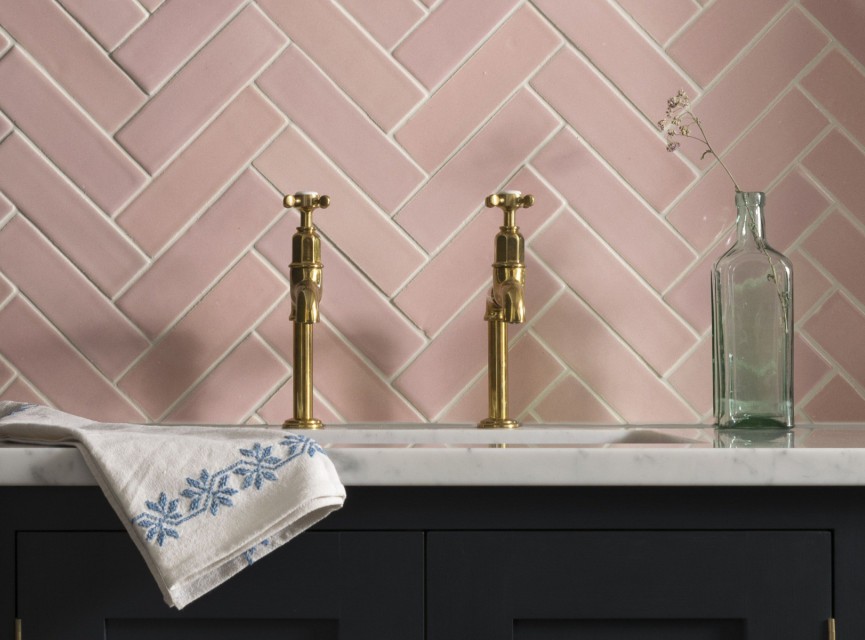 Handmade Pink / Roze MAT Wandtegel / Metro tegel / 7,5 x 30 / tbv Woonkamer muur / Badkamer / Toilet / Winkelruimte