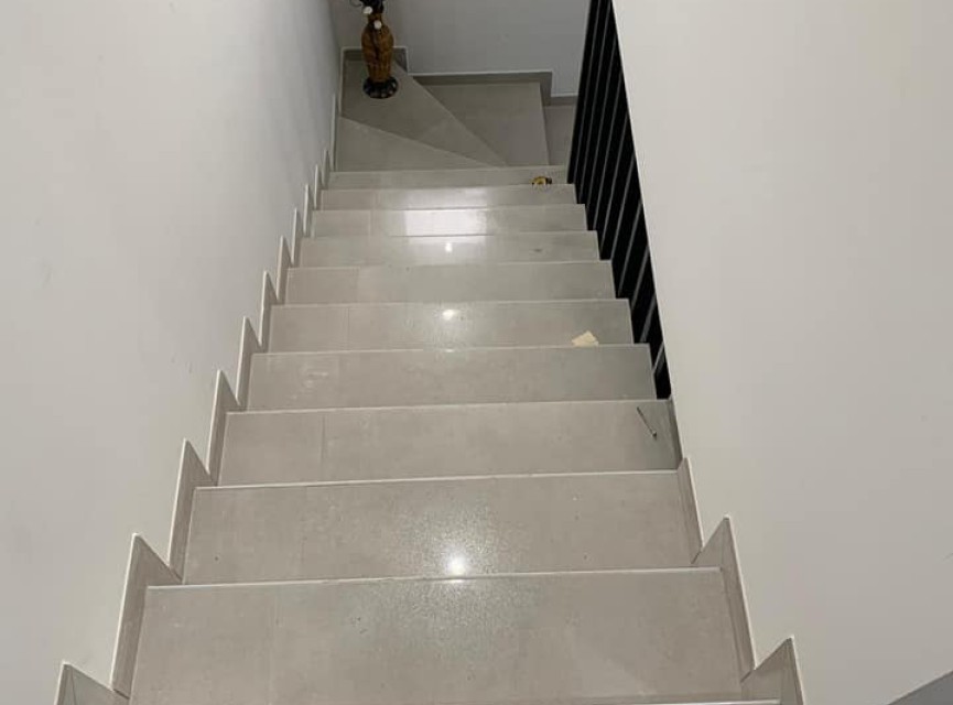 Metropol Gris 80x80| Halfglans Vloertegel Woonkamer