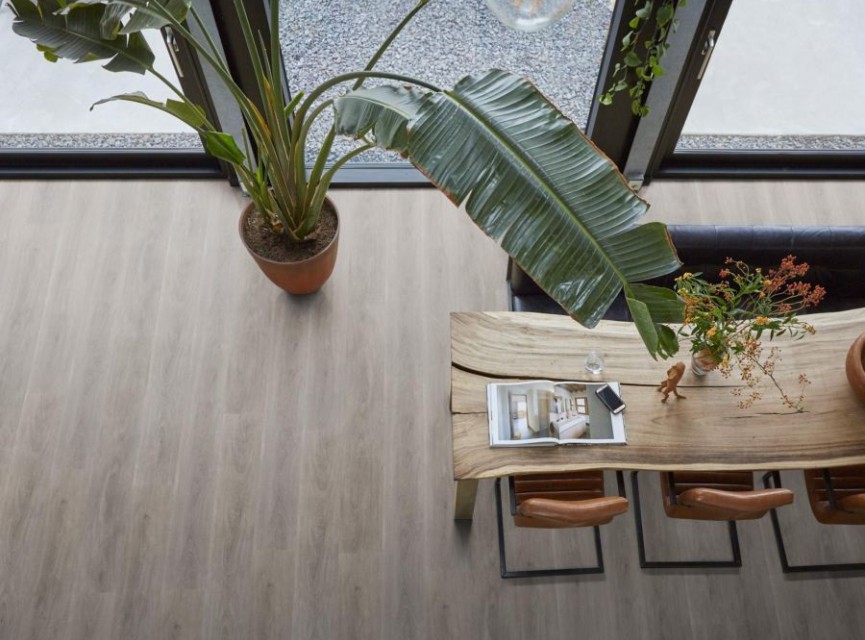 NANCY Grey Oak SRC Pvc Klik Vloer ( LEVENSLANGE GARANTIE ) / natuurgetrouw (EIR) Structuur / Vloerverwarming En -Koeling / Extra Matte Toplaag / Geluiddempende Onderlaag