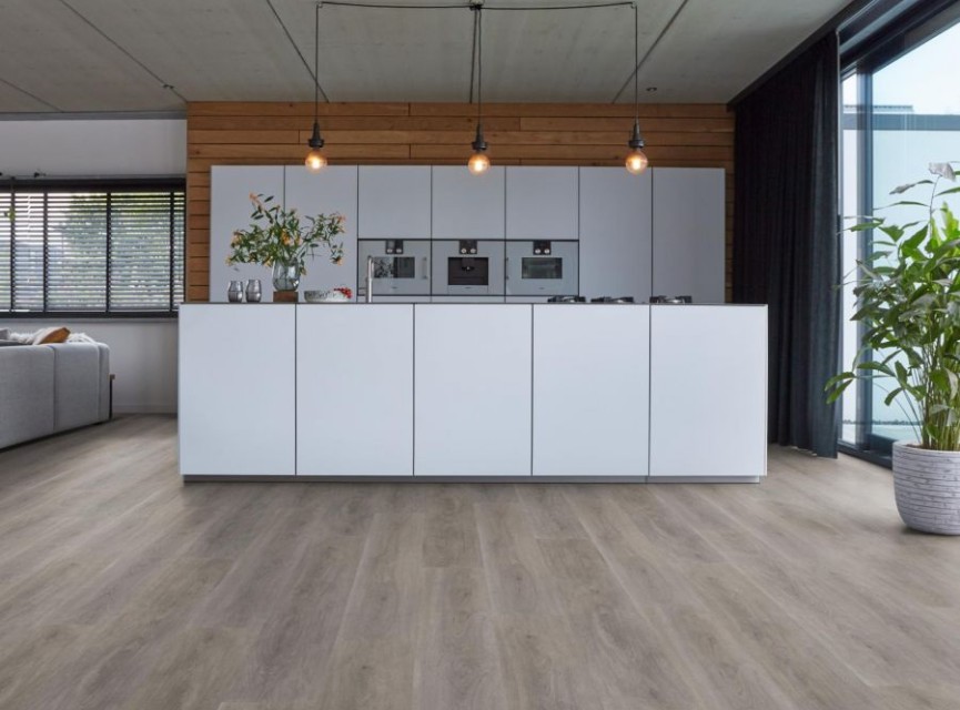 NANCY Grey Oak SRC Pvc Klik Vloer ( LEVENSLANGE GARANTIE ) / natuurgetrouw (EIR) Structuur / Vloerverwarming En -Koeling / Extra Matte Toplaag / Geluiddempende Onderlaag