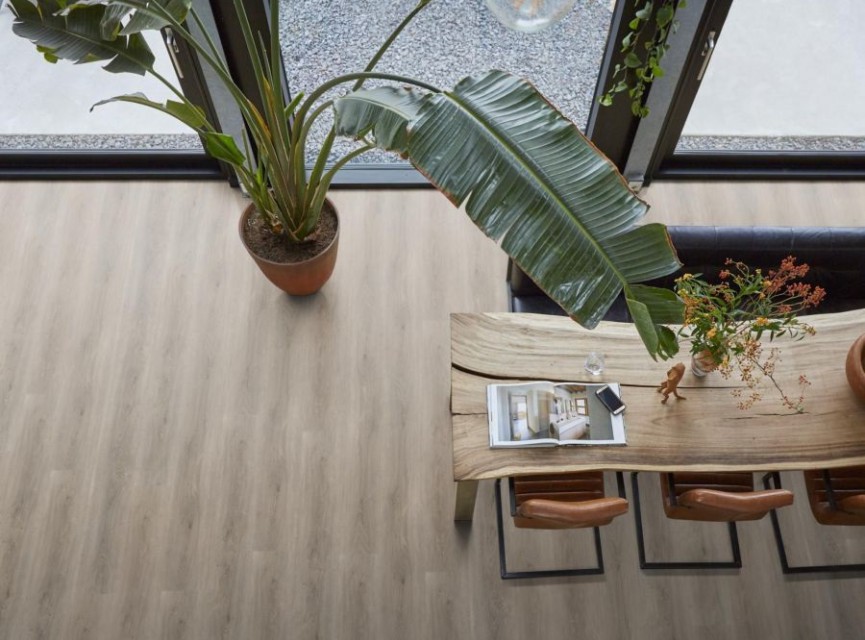 NANCY Light Grey SRC Pvc Klik Vloer ( LEVENSLANGE GARANTIE ) / natuurgetrouw (EIR) Structuur / Vloerverwarming En -Koeling / Extra Matte Toplaag / Geluiddempende Onderlaag