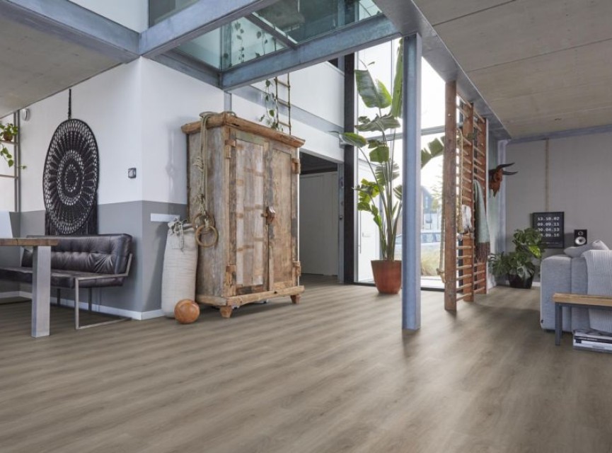 NANCY Light Grey SRC Pvc Klik Vloer ( LEVENSLANGE GARANTIE ) / natuurgetrouw (EIR) Structuur / Vloerverwarming En -Koeling / Extra Matte Toplaag / Geluiddempende Onderlaag