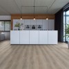 NANCY Light Grey SRC Pvc Klik Vloer ( LEVENSLANGE GARANTIE ) / natuurgetrouw (EIR) Structuur / Vloerverwarming En -Koeling / Extra Matte Toplaag / Geluiddempende Onderlaag