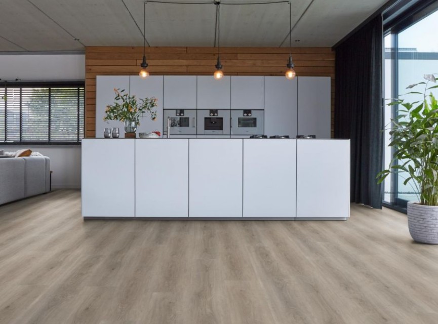NANCY Light Grey SRC Pvc Klik Vloer ( LEVENSLANGE GARANTIE ) / natuurgetrouw (EIR) Structuur / Vloerverwarming En -Koeling / Extra Matte Toplaag / Geluiddempende Onderlaag