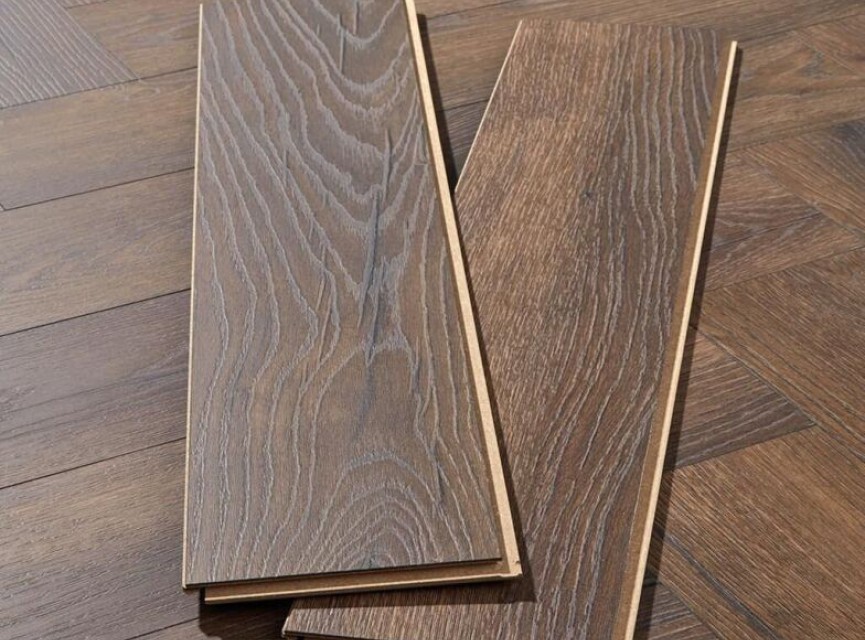 Floorlife Bayside Waterproof Visgraat laminaat donker gerookt 15x60