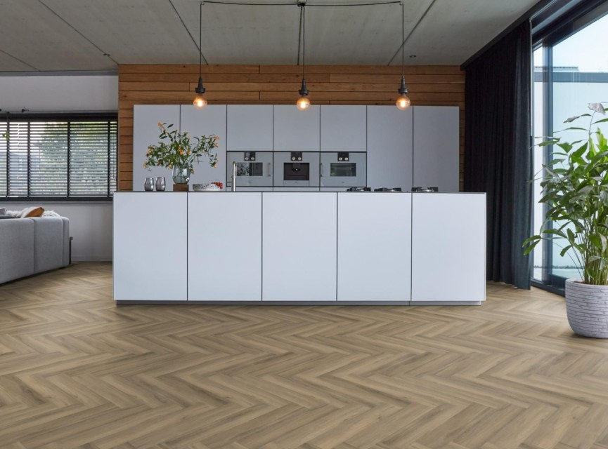 BONN Herringbone Visgraat SRC PVC Click light brown 150x600