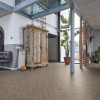 BONN Visgraat SMOKY Herringbone - 7,0 mm DIK - Visgraat PVC KLIK VLOER met KURKLAAG / natuurgetrouw (EIR) / 23 - zwaar woongebruik / 34 - intensief project gebruik
