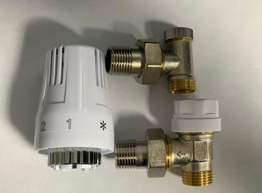 Thermostatische haakse aansluitingen tbv radiator - Rast-H1