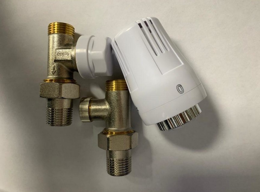 Thermostatische rechte aansluitingen tbv radiator - Rast-R1