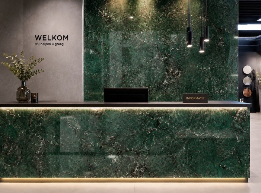 Oppio €69 PER PANEEL - 120x280x0,3 cm - PVC Wandpaneel ONYX Green - Hoogglans