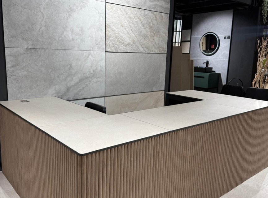 RONDE LATTEN - WALNOOT Eiken akoestische wand panelen lattenwand met Vilt