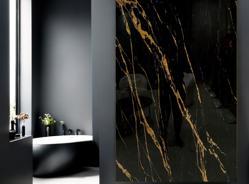 Oppio €67 PER PANEEL - PVC Wandpaneel Ceasar Black / Zwart Goud Hoogglans - 120x280x0,3 cm
