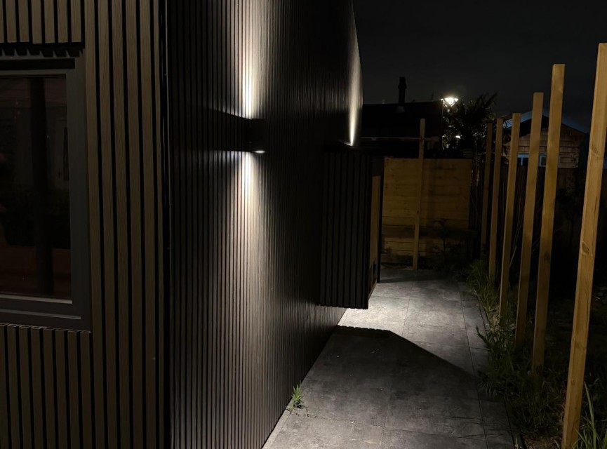 €28 Per Stuk - BLACK - Zwarte strepen - Gevelbekleding – Composiet | 290 x 22 cm | Gevel | Tuin